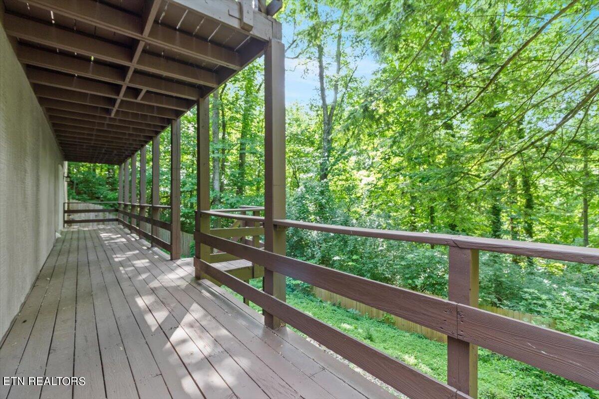 2504 Mont Glen Drive