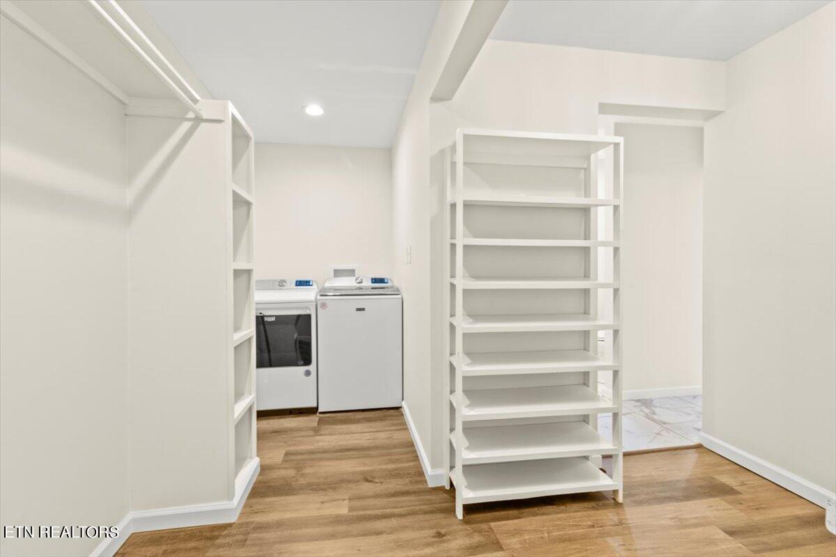 2504 Mont Glen Drive