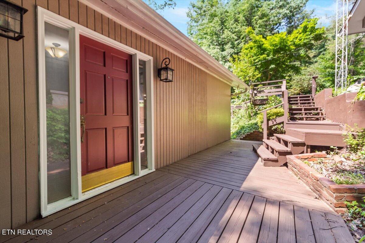 2504 Mont Glen Drive