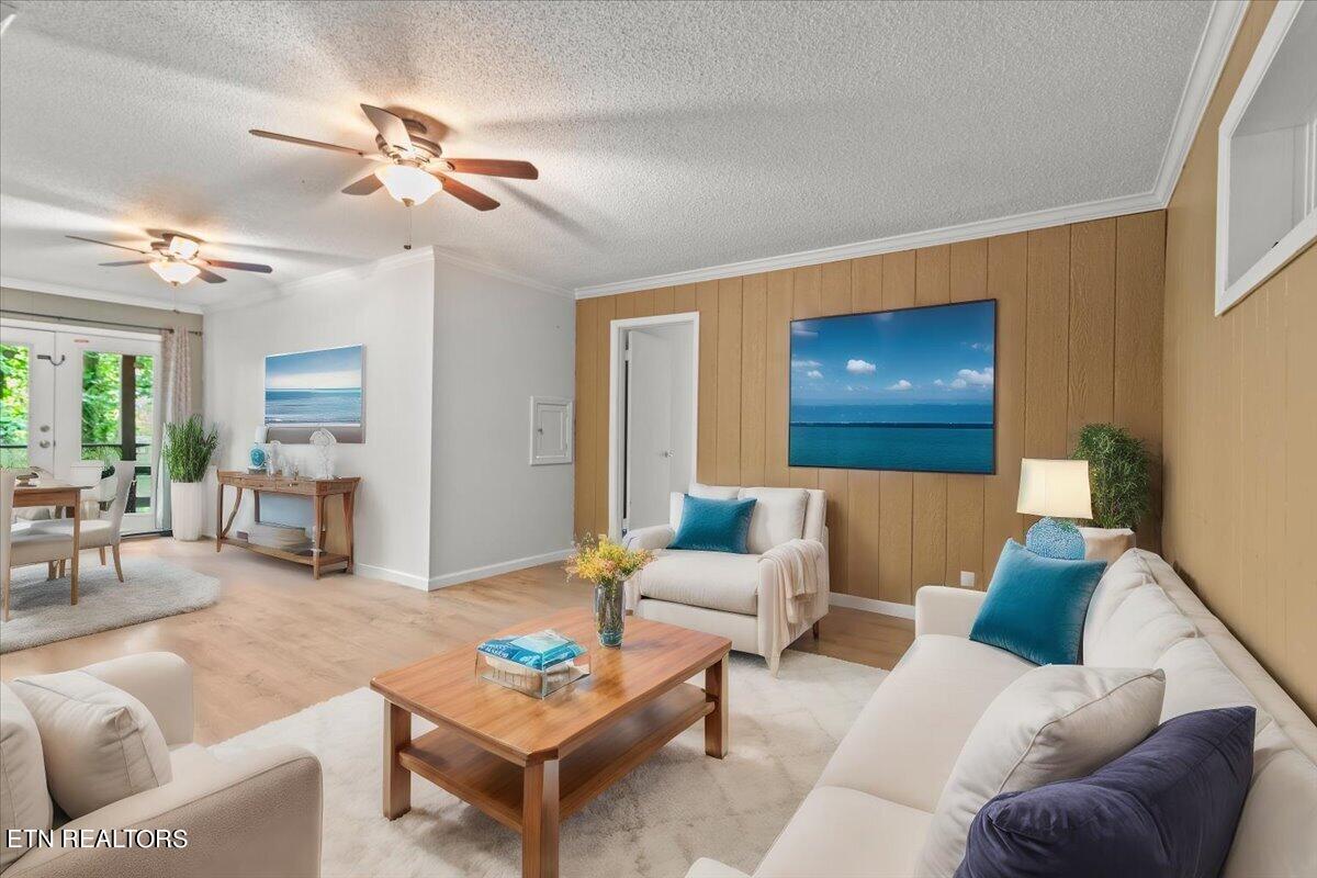 2504 Mont Glen Drive