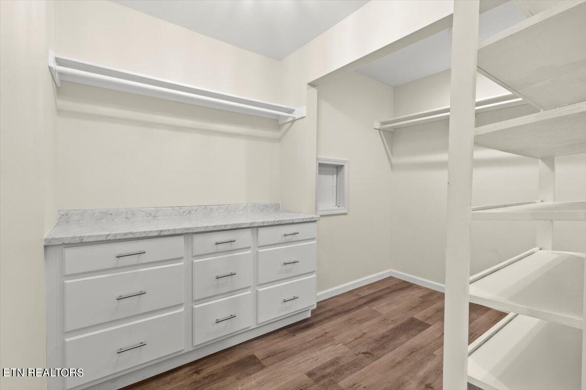 2504 Mont Glen Drive