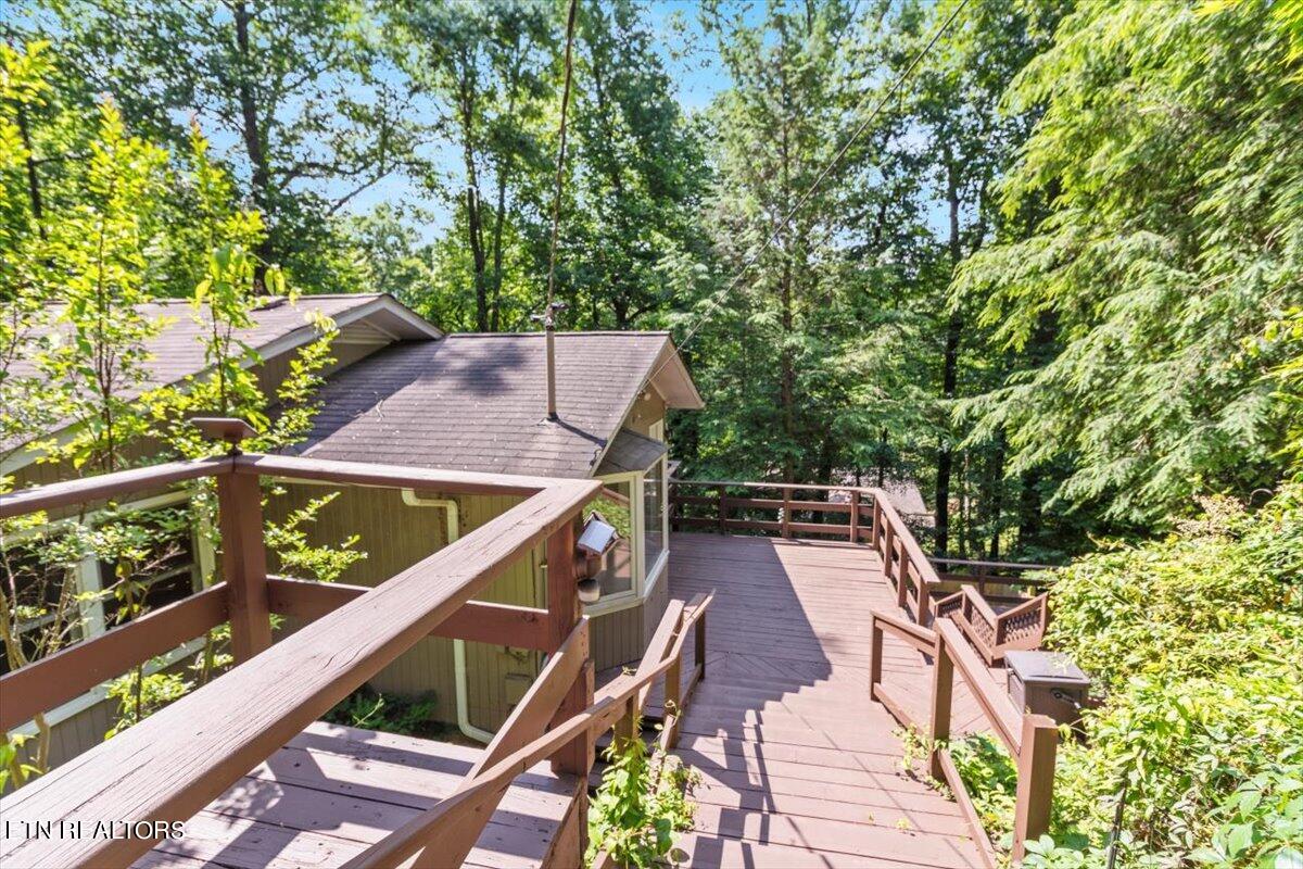 2504 Mont Glen Drive