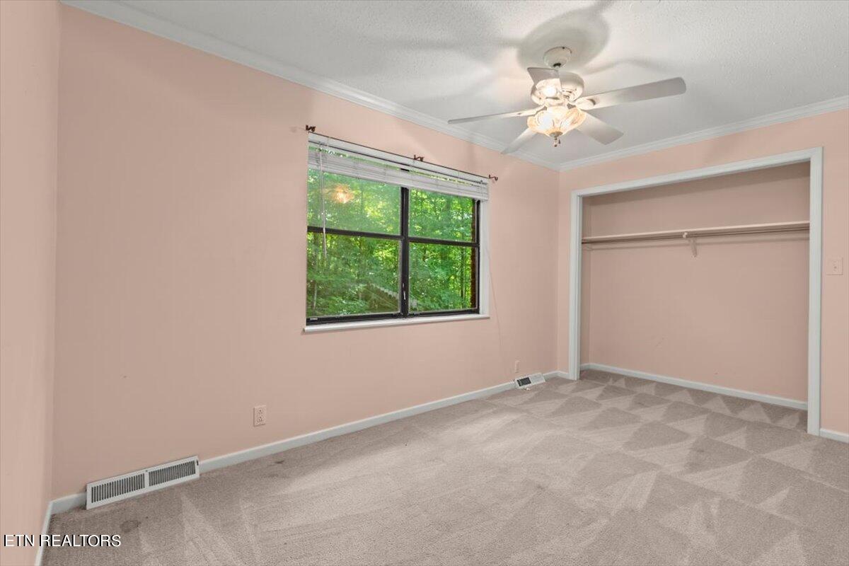 2504 Mont Glen Drive