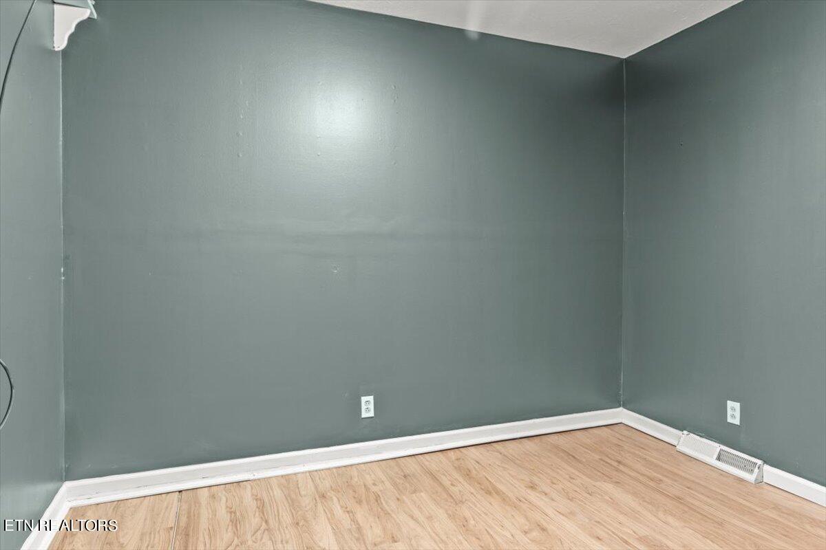 2504 Mont Glen Drive