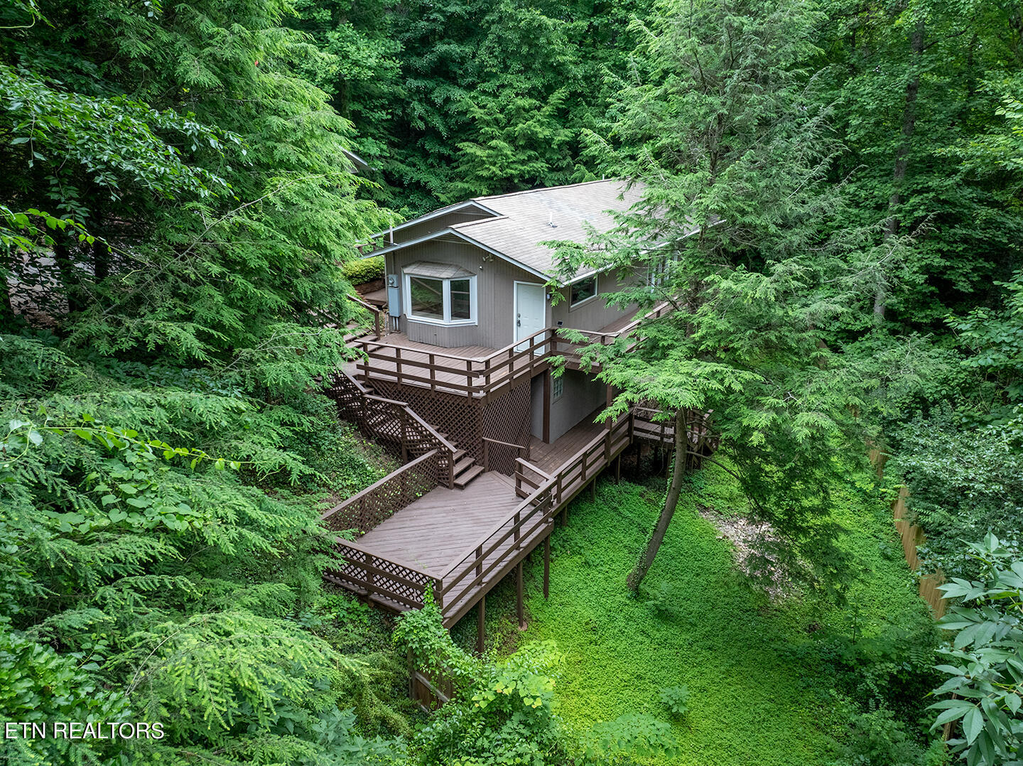 2504 Mont Glen Drive