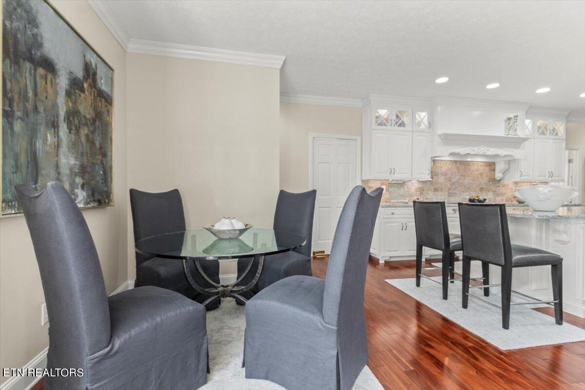 7049 Lake Bluff Court