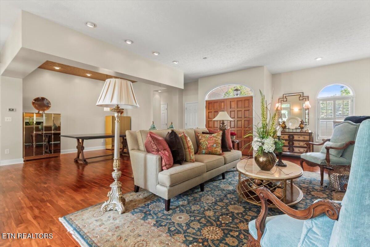 7049 Lake Bluff Court