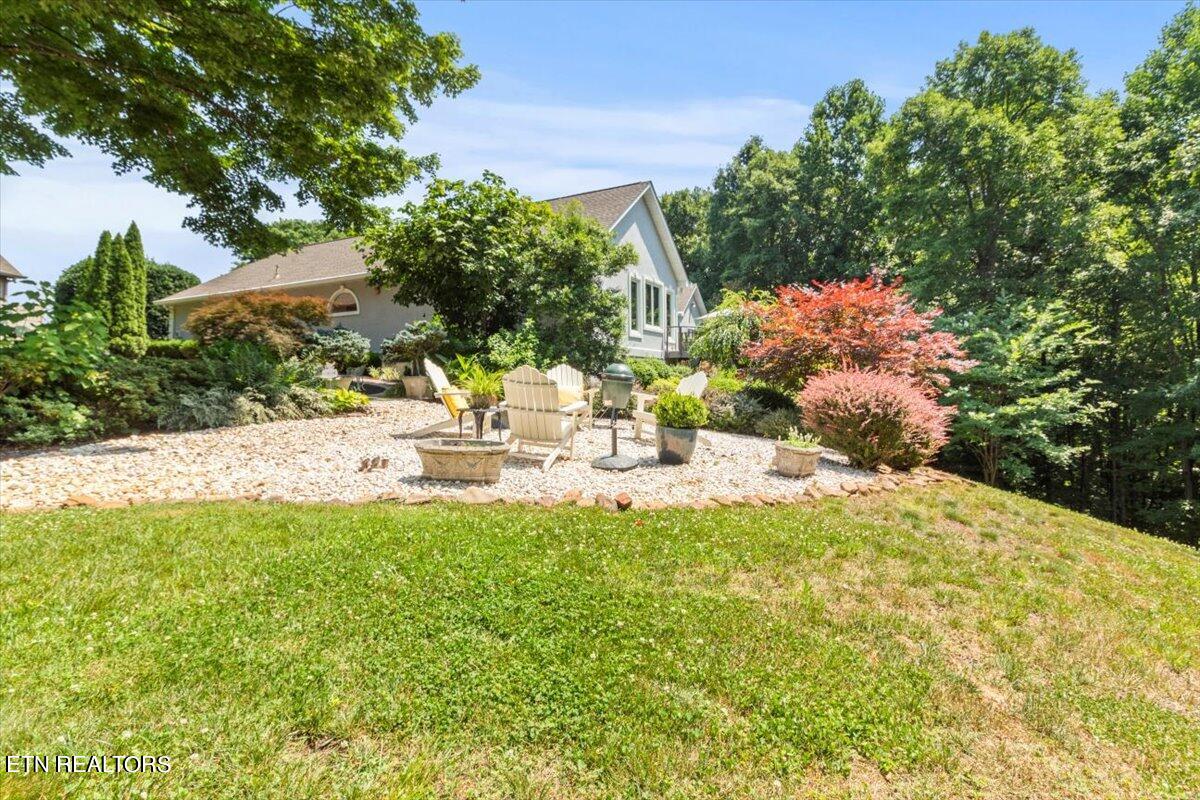 7049 Lake Bluff Court