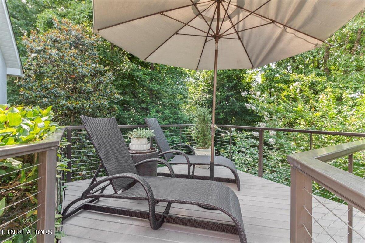 7049 Lake Bluff Court