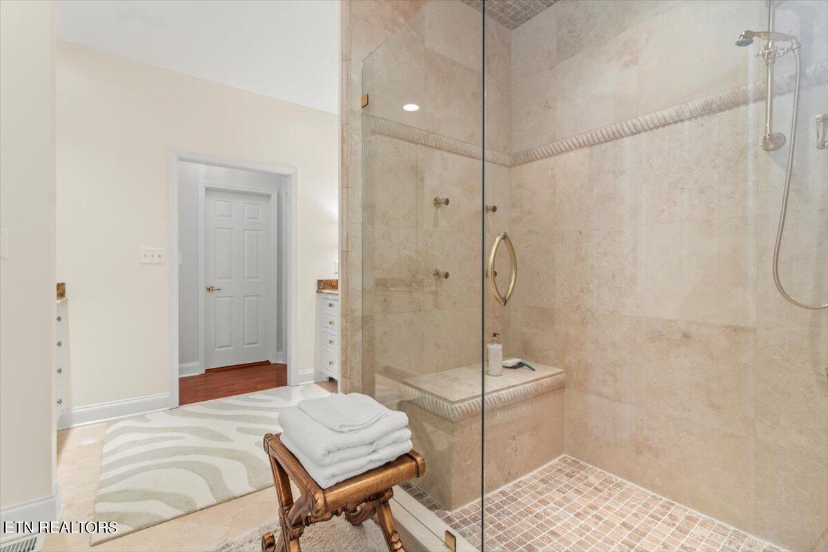 7049 Lake Bluff Court