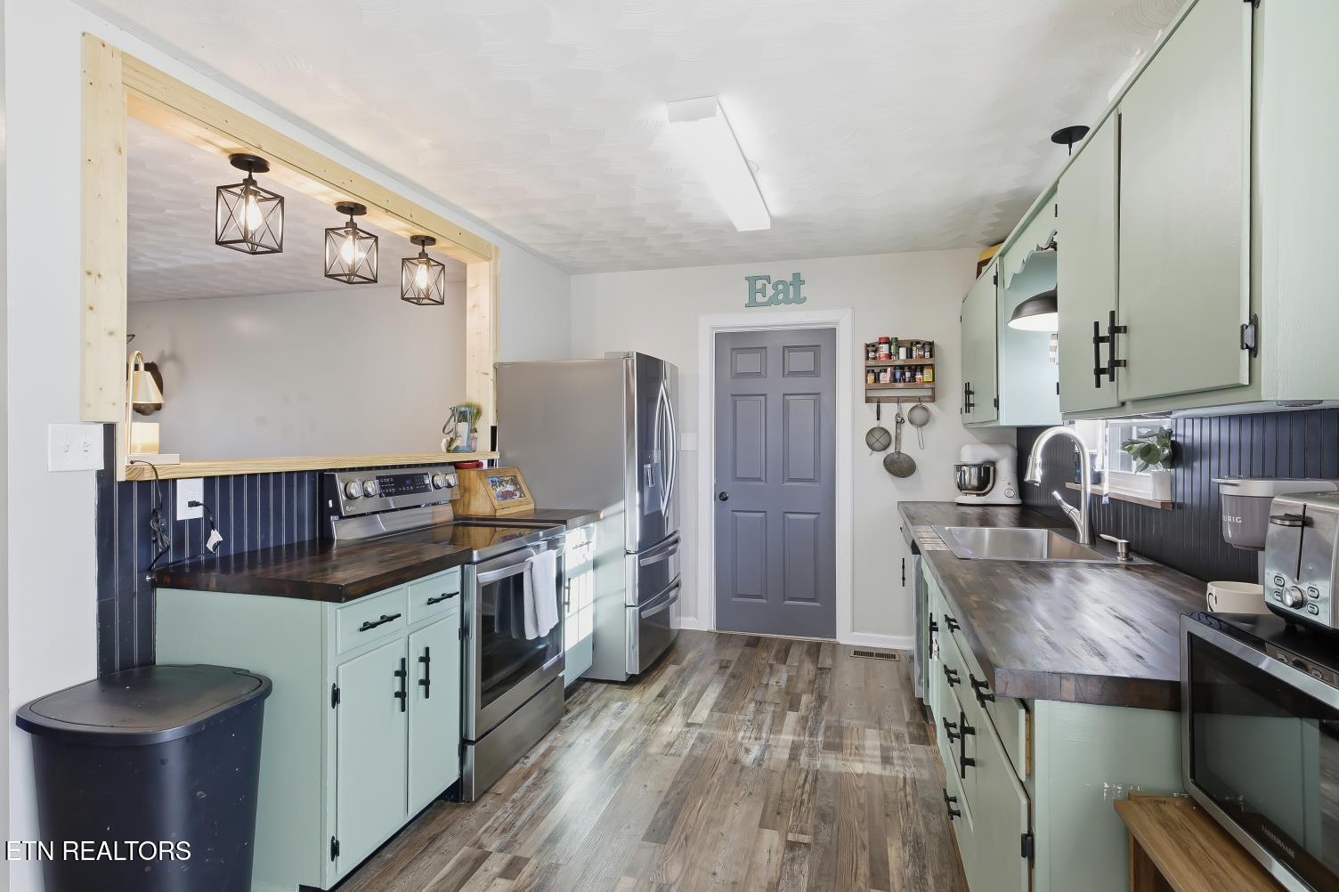 7212 Thorn Grove Pike