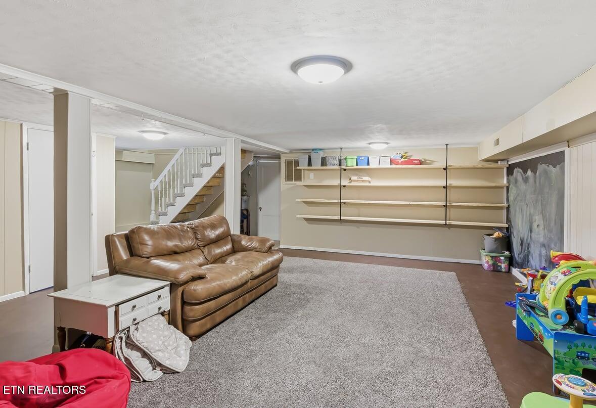 7212 Thorn Grove Pike