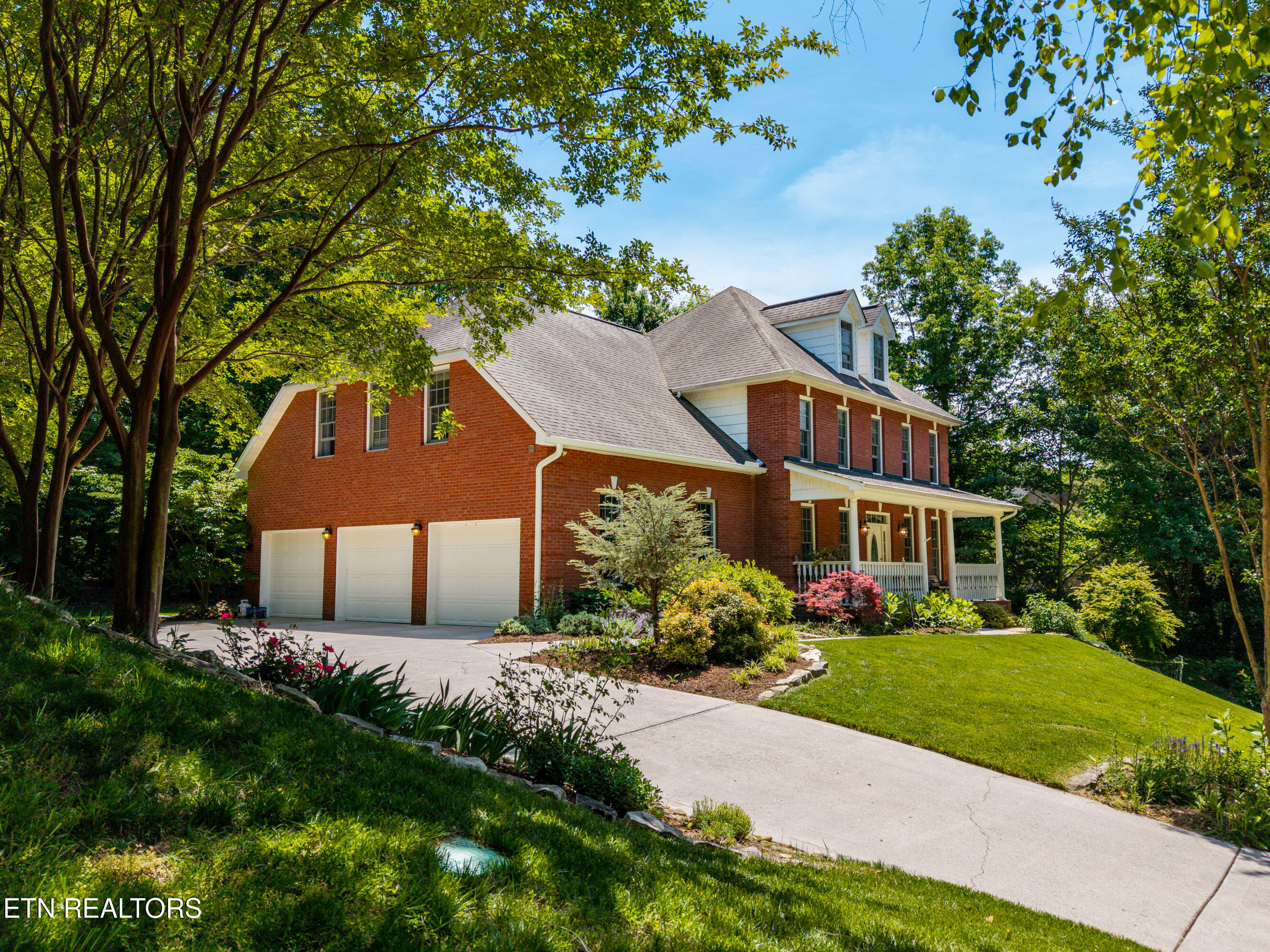 2624 Crystal Point Drive