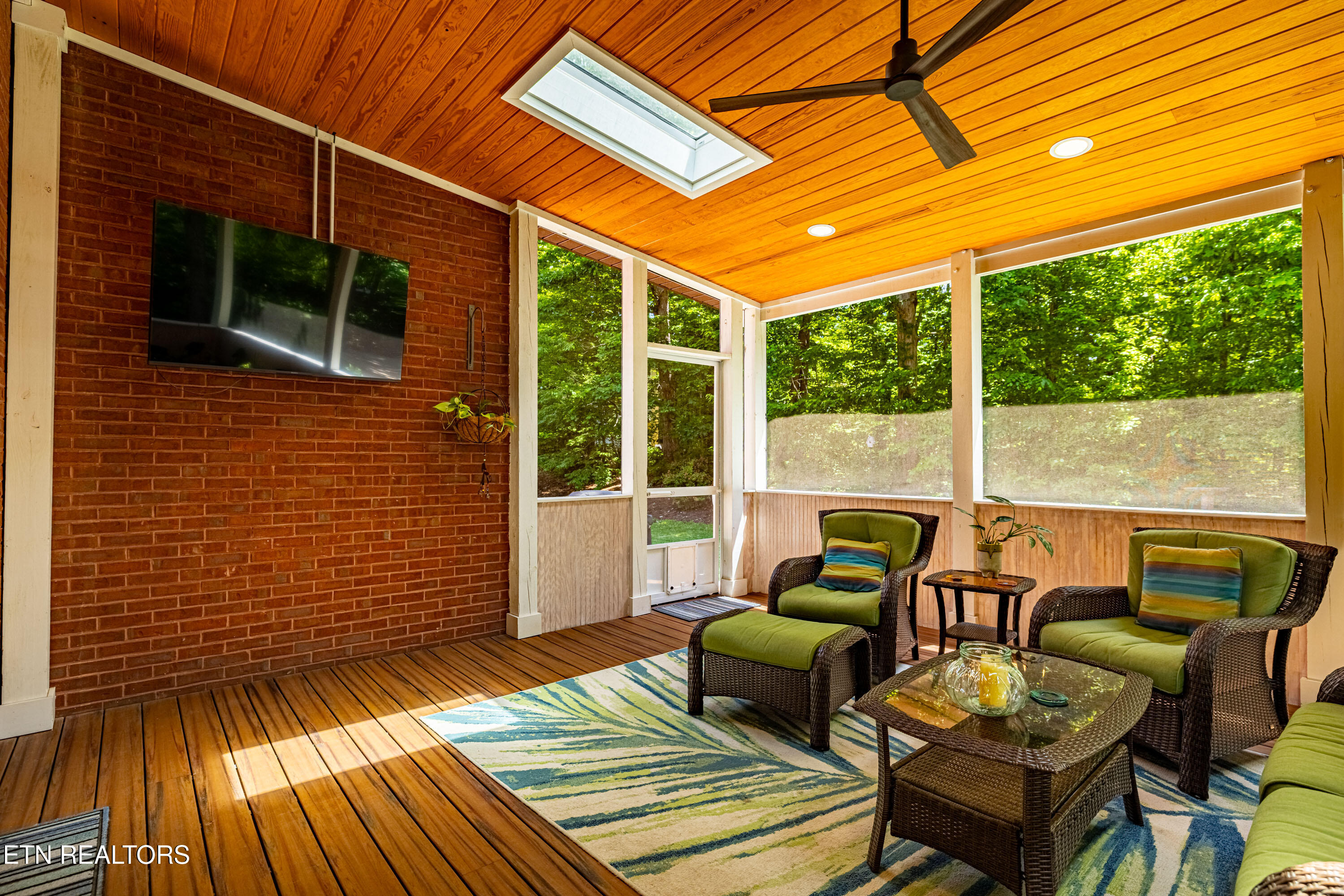 2624 Crystal Point Drive