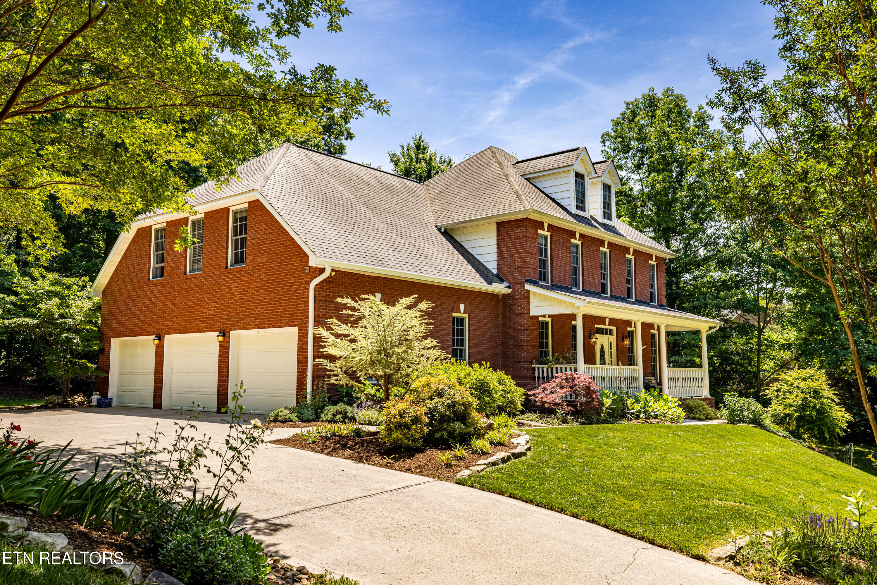 2624 Crystal Point Drive