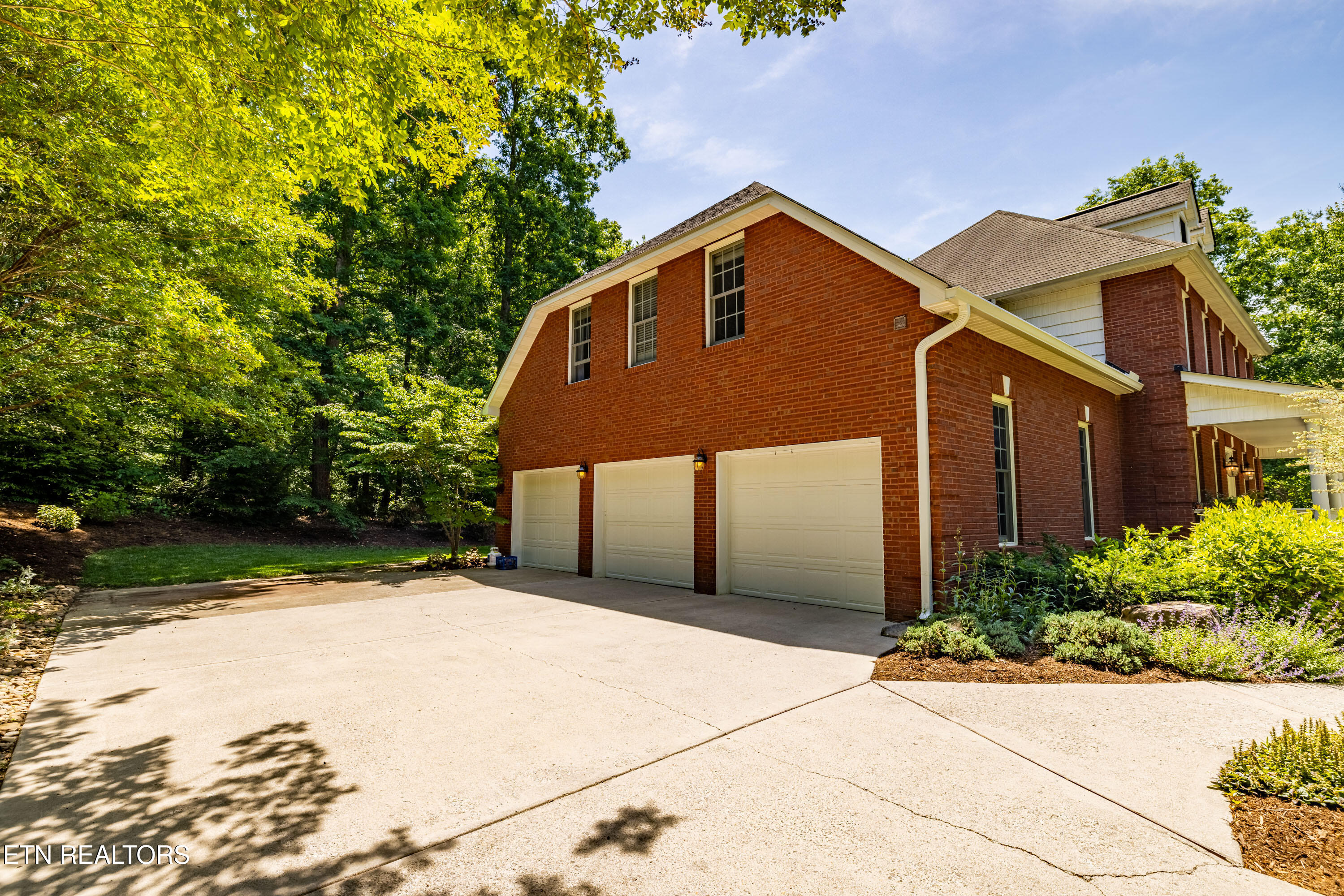 2624 Crystal Point Drive
