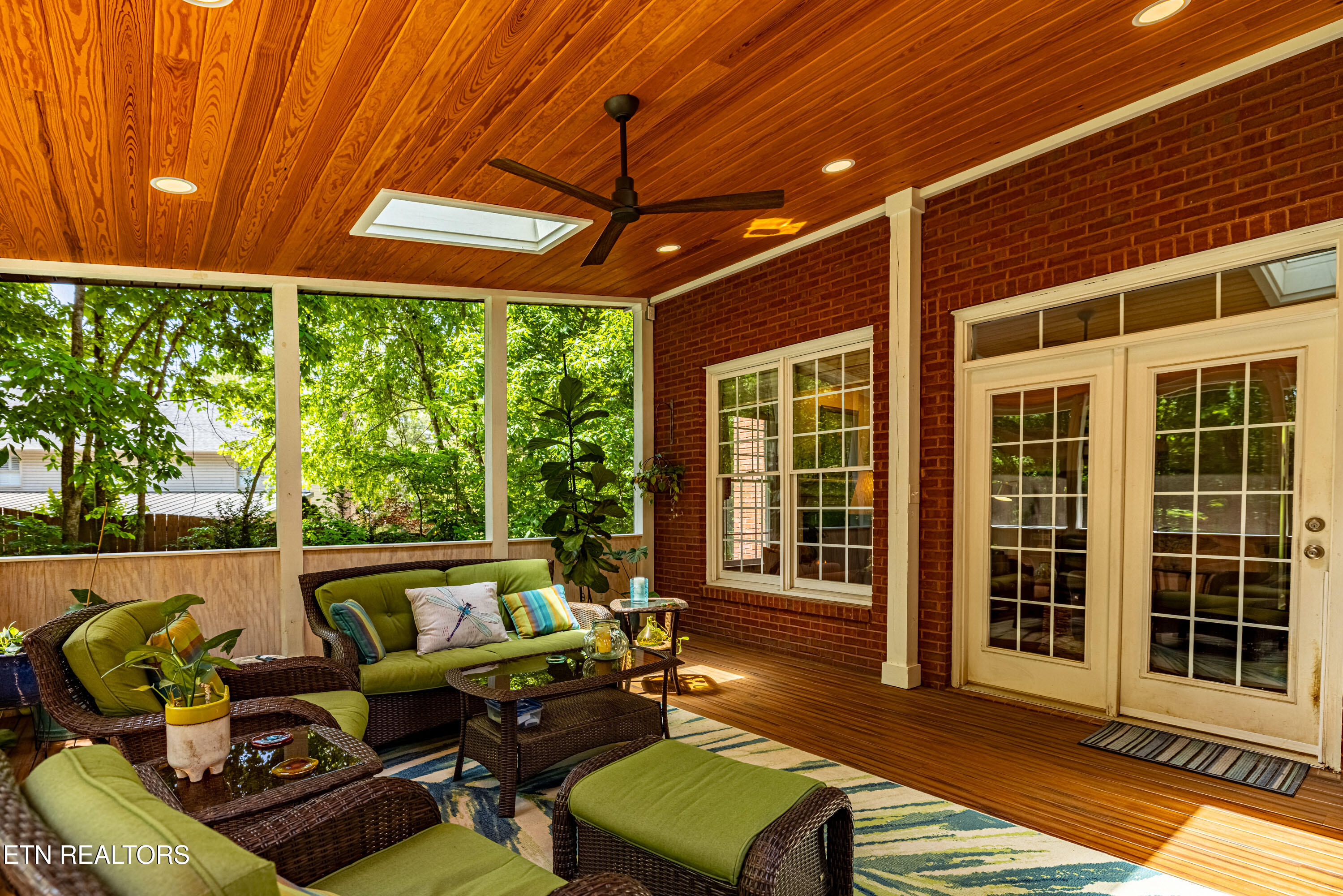 2624 Crystal Point Drive