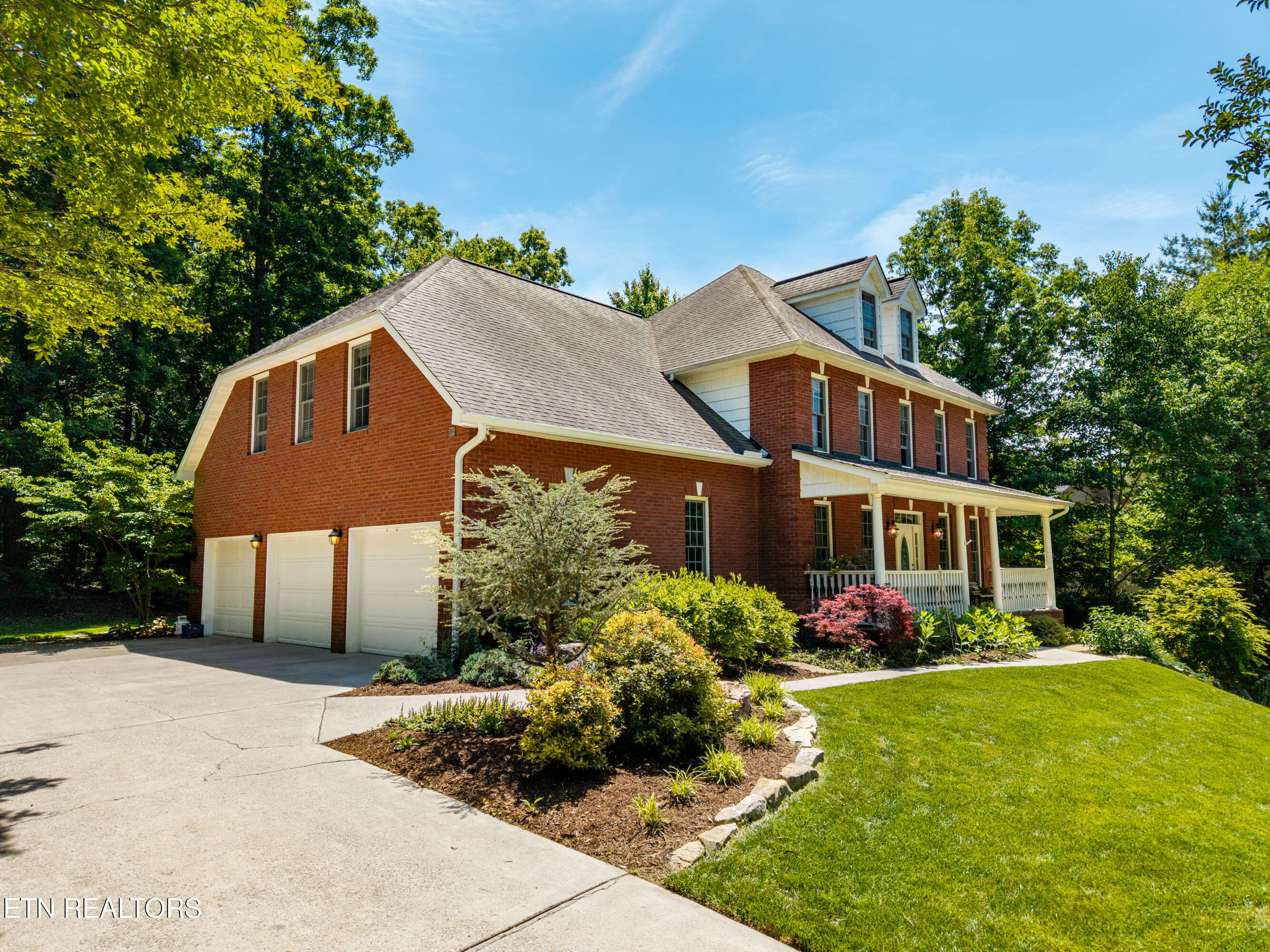 2624 Crystal Point Drive
