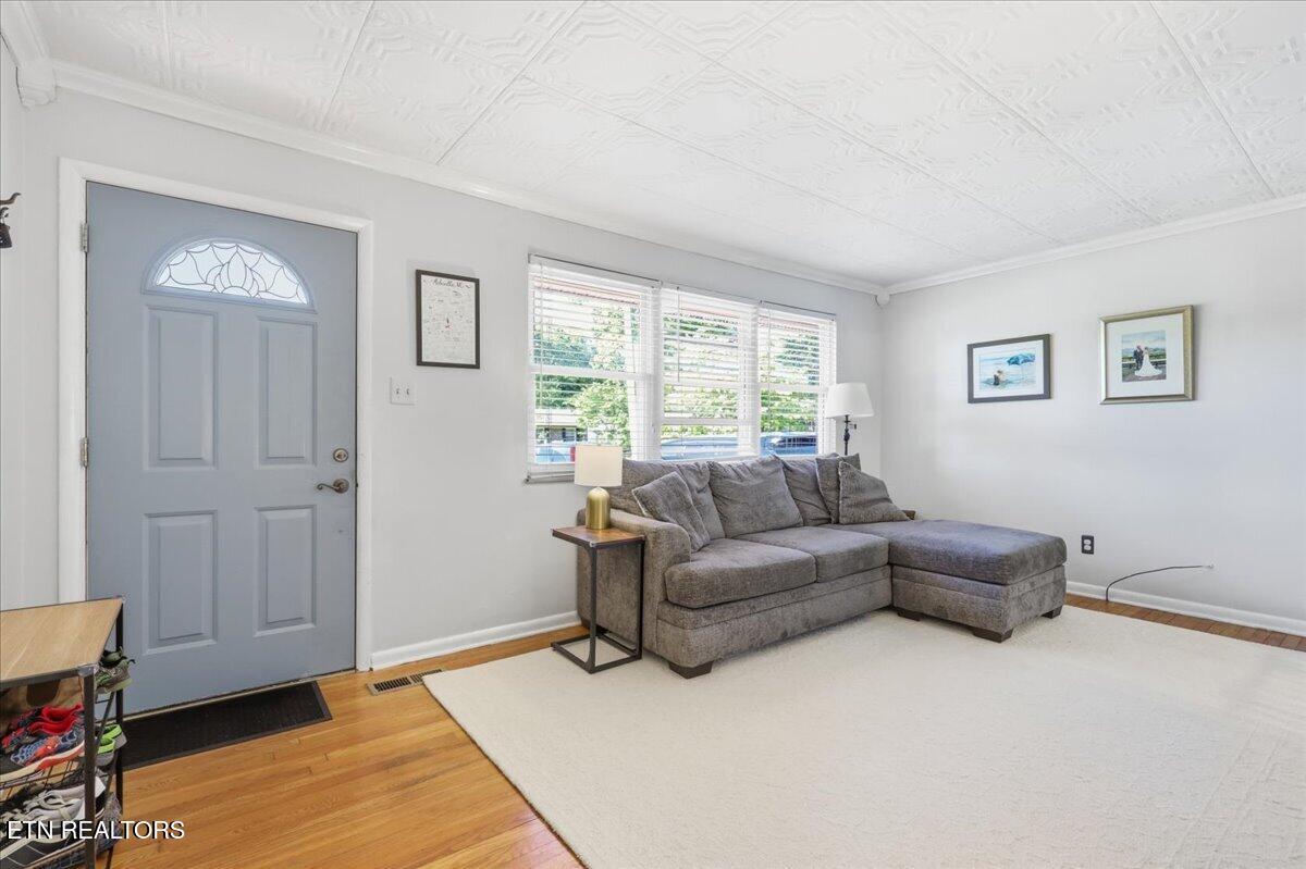 521 Tipton Ave