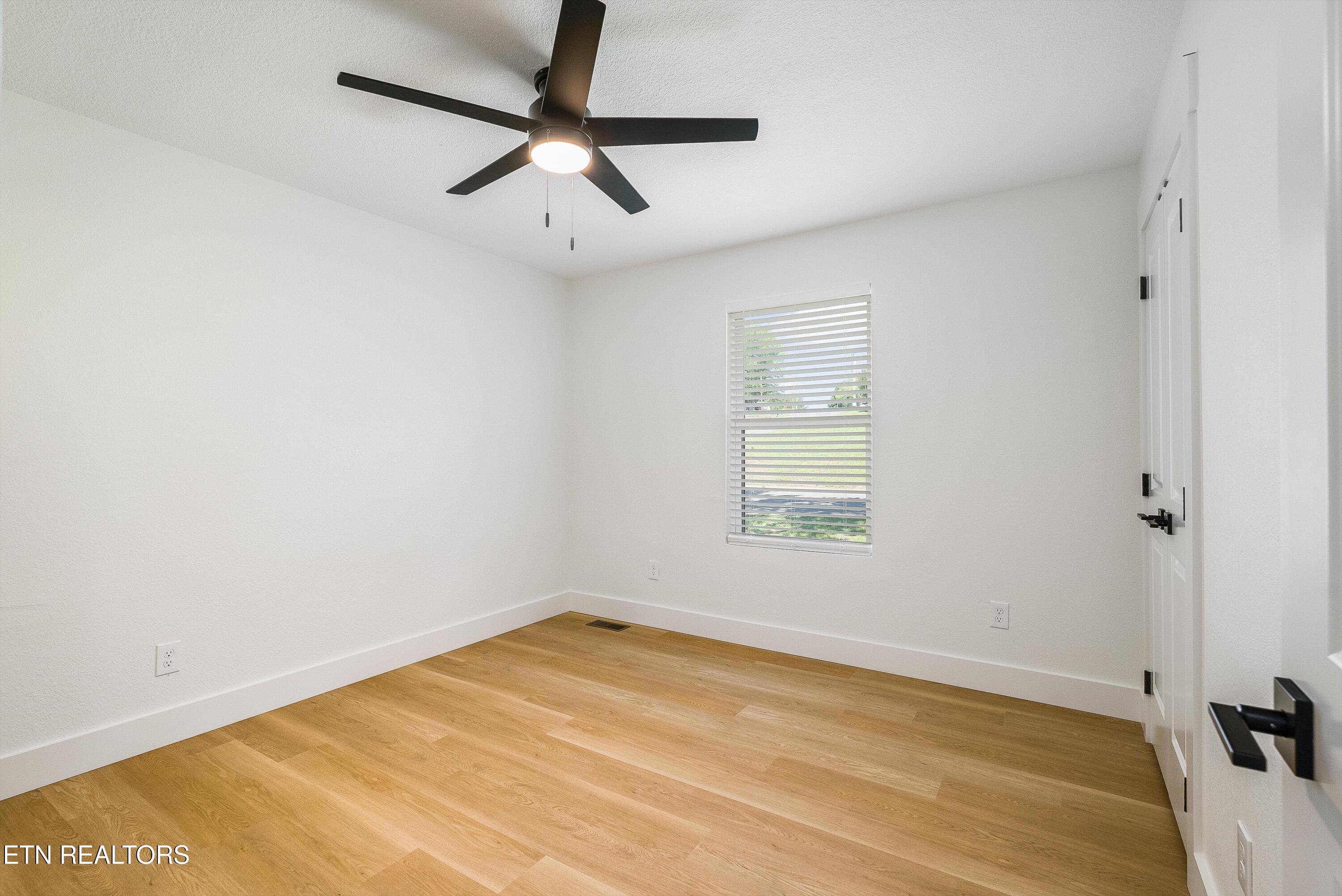 425 Third St