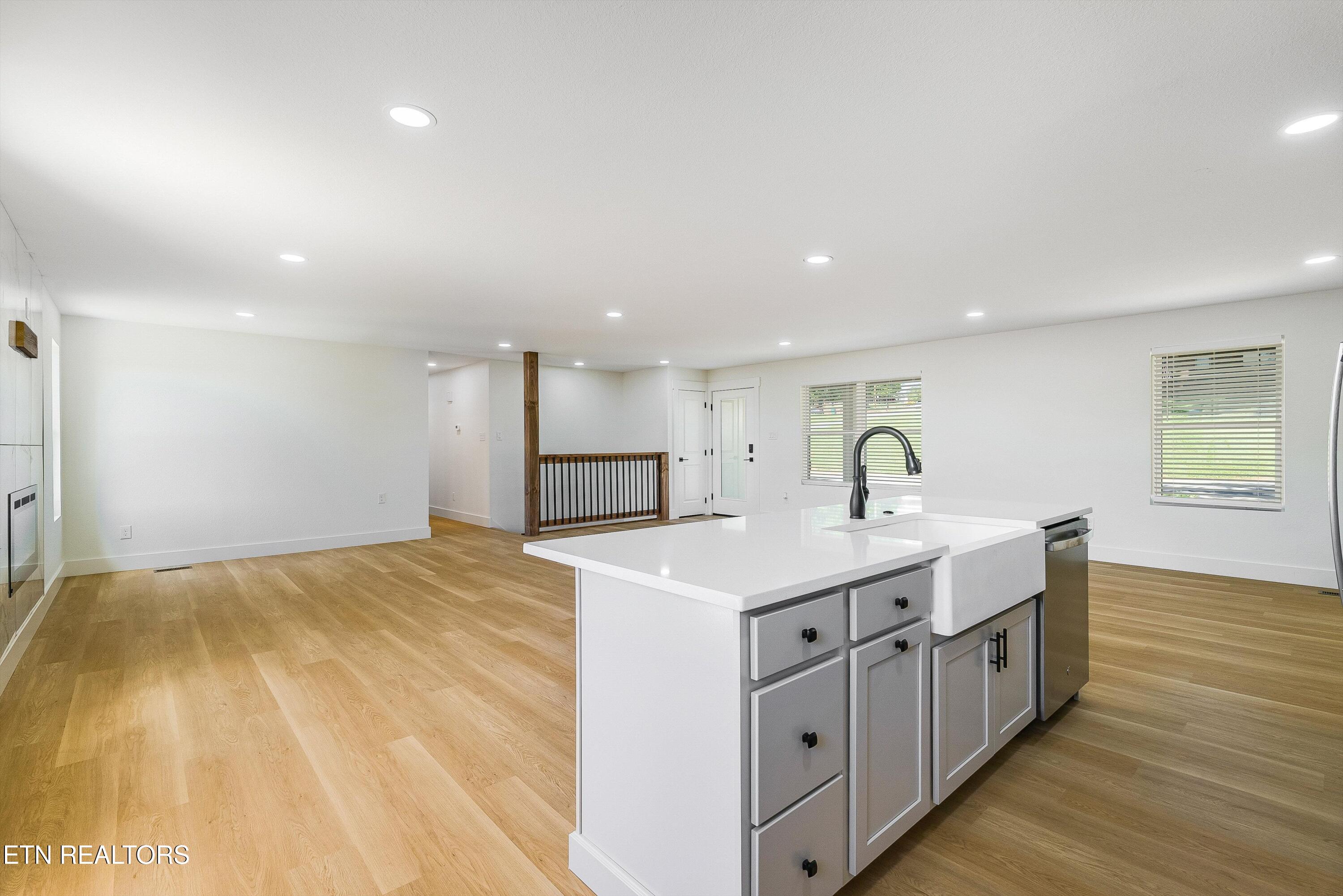 425 Third St