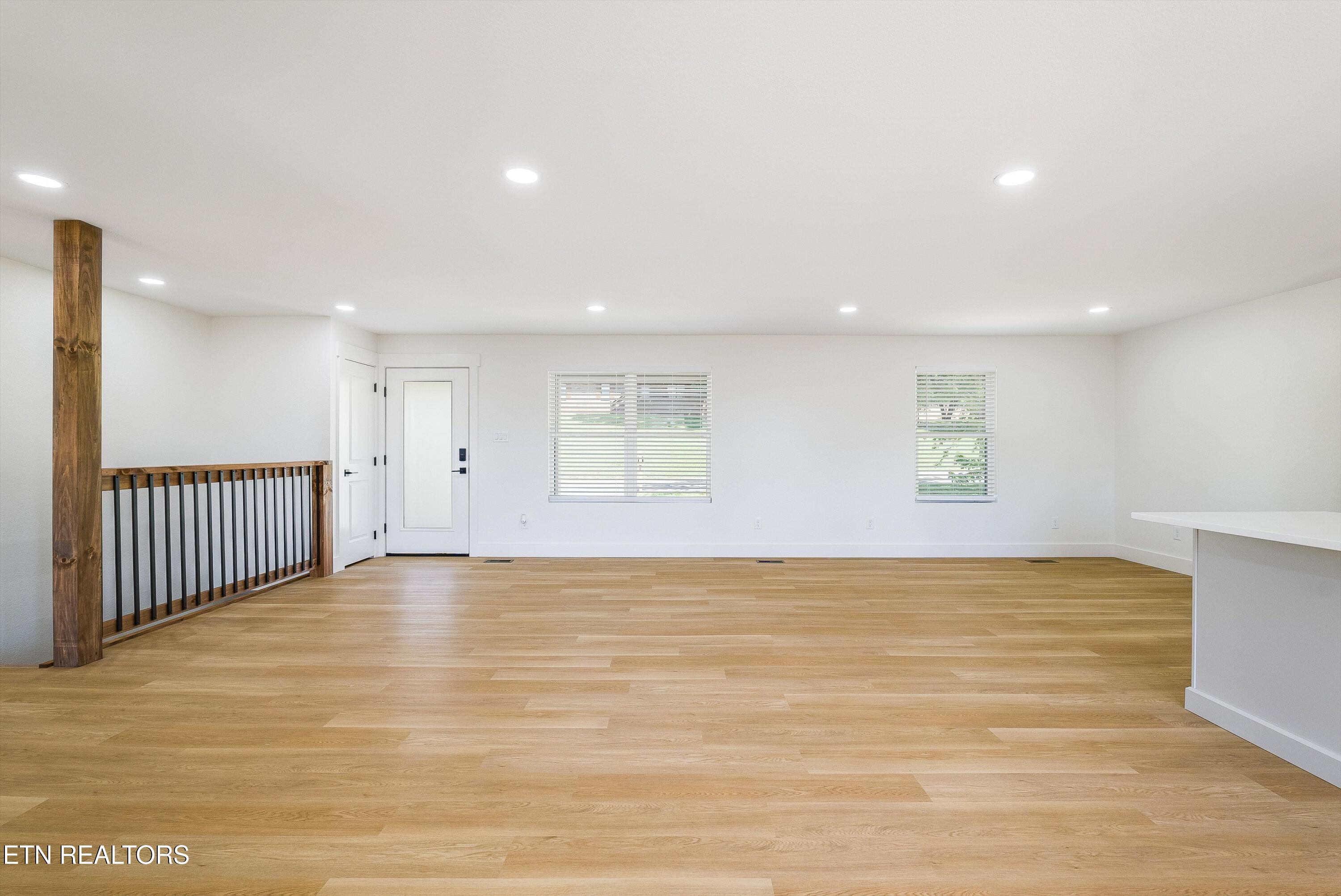 425 Third St