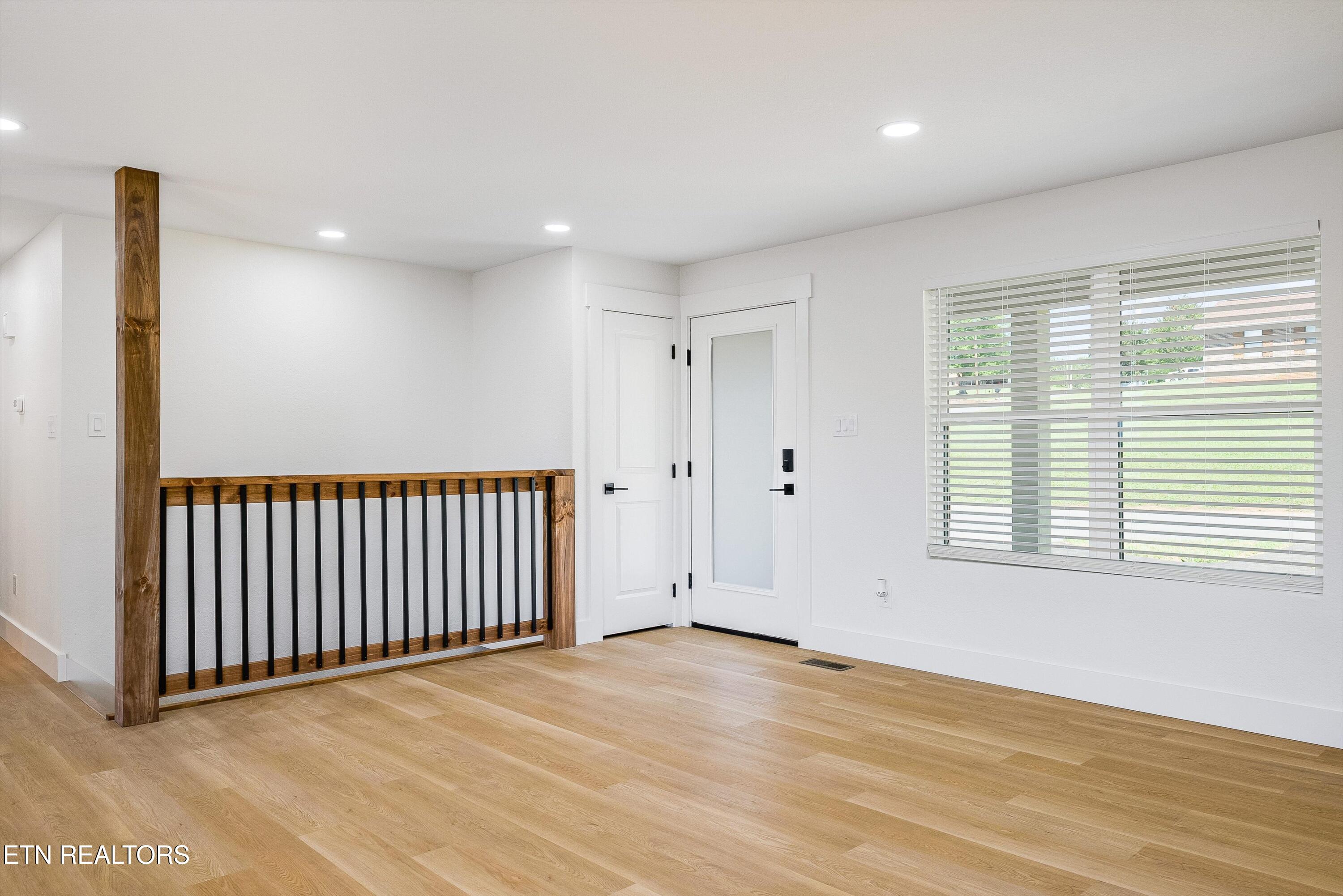 425 Third St
