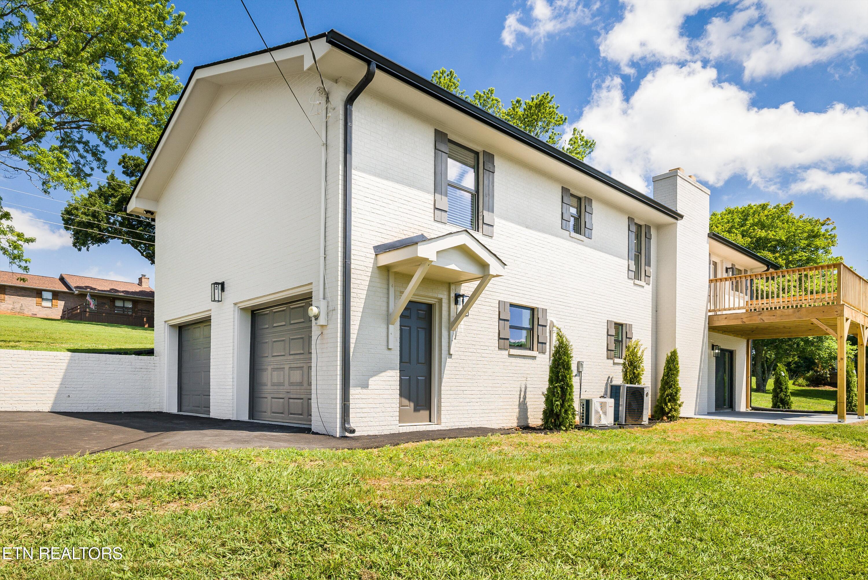 425 Third St