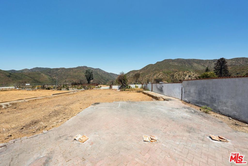 18348 Clifftop Way
