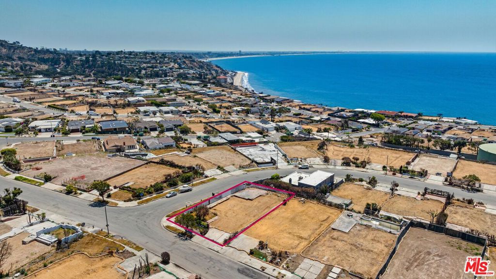 18348 Clifftop Way