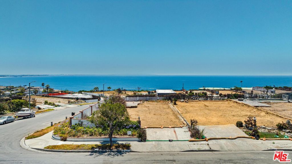 18348 Clifftop Way