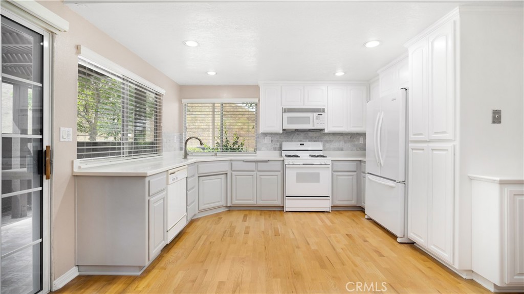 24600 Golfview Drive