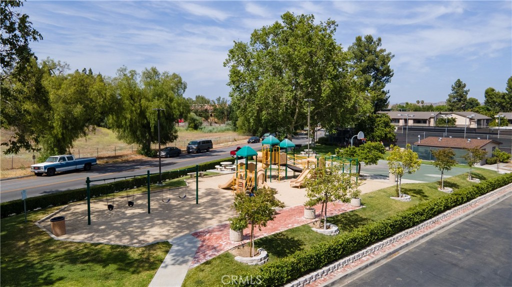 24600 Golfview Drive