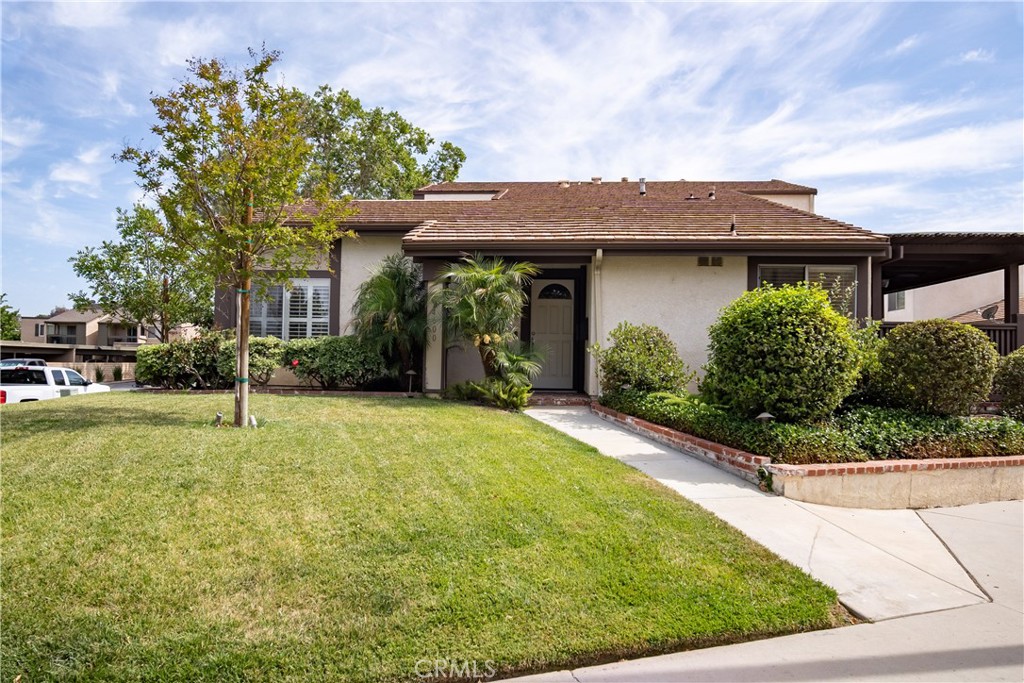 24600 Golfview Drive