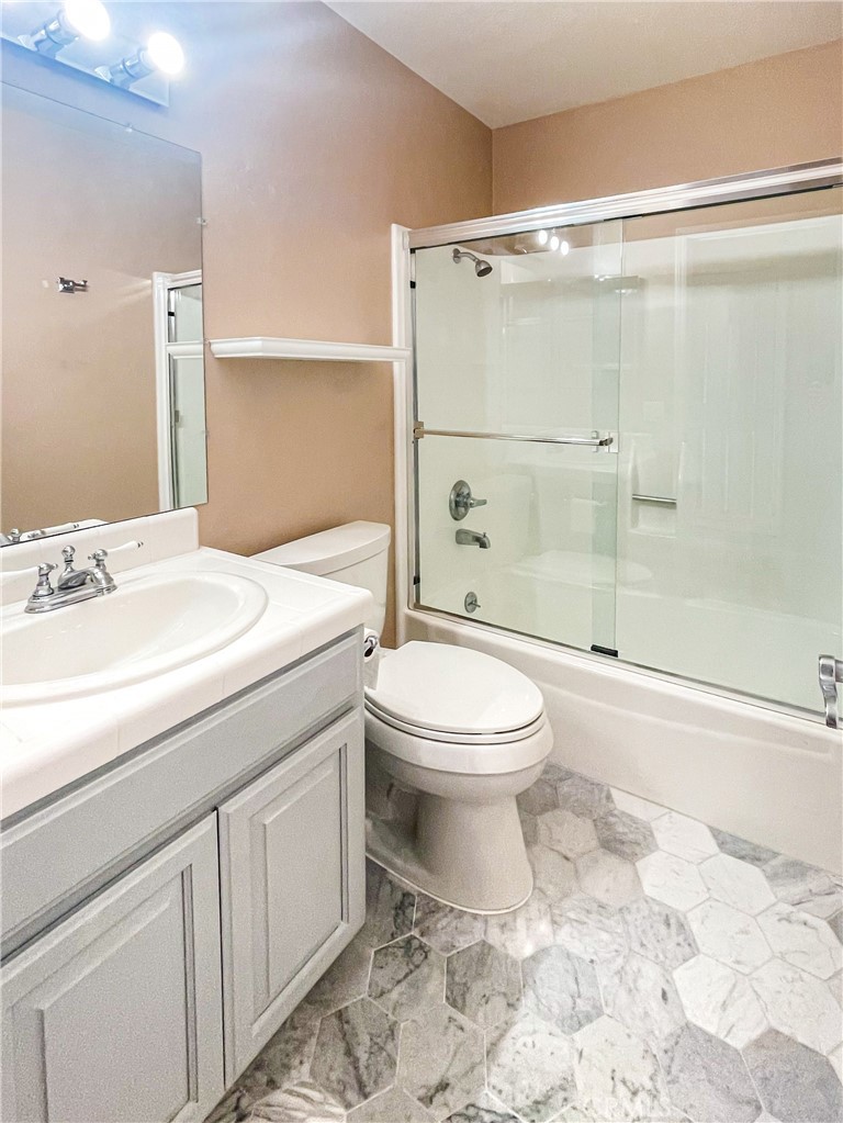 24600 Golfview Drive