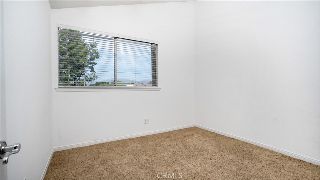 24600 Golfview Drive