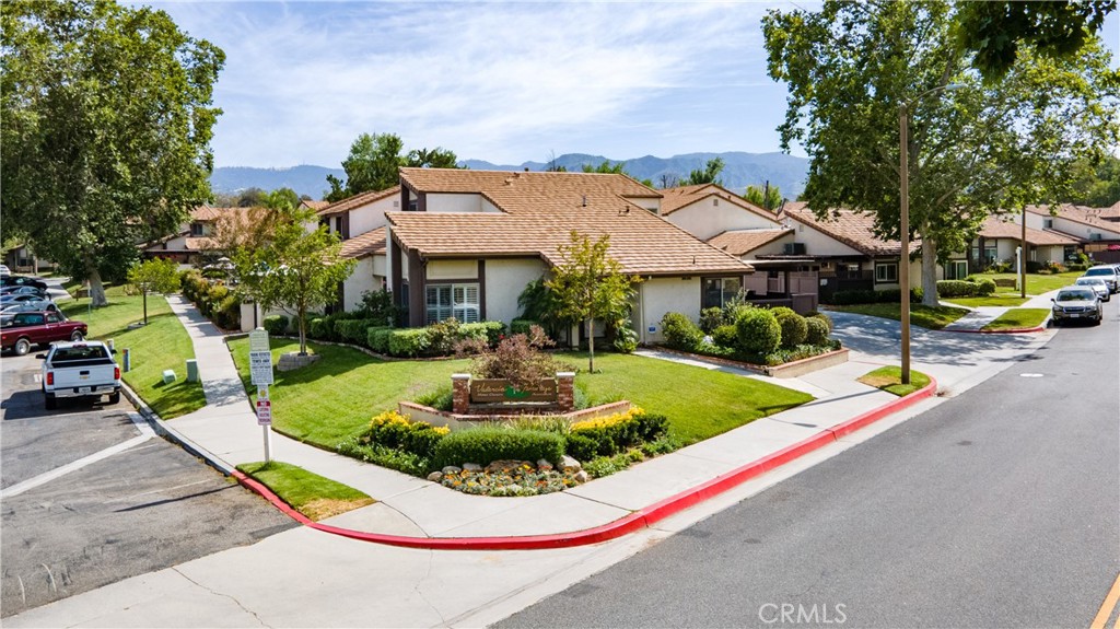 24600 Golfview Drive