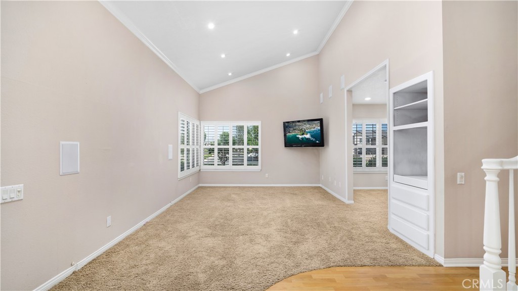 24600 Golfview Drive