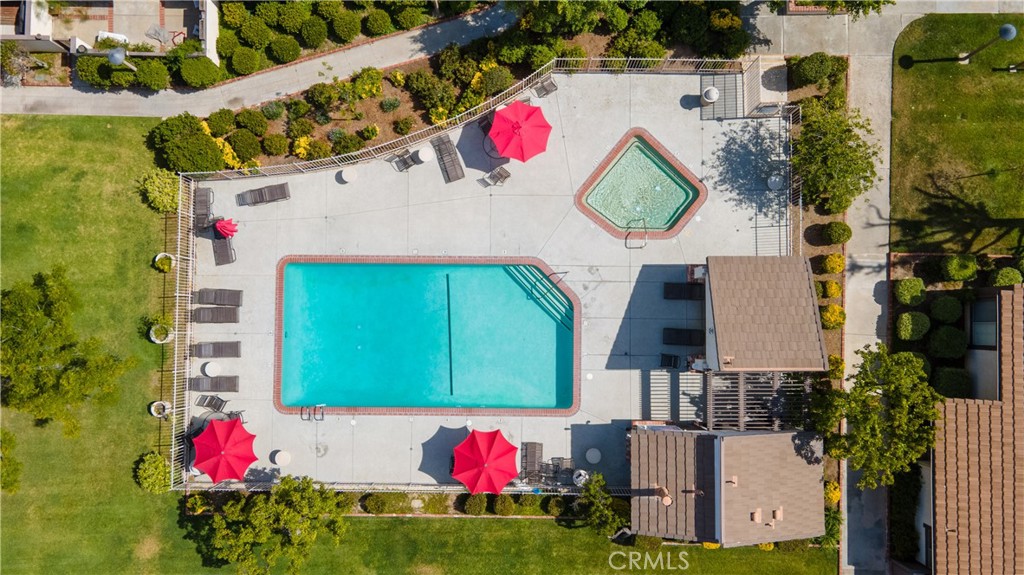 24600 Golfview Drive