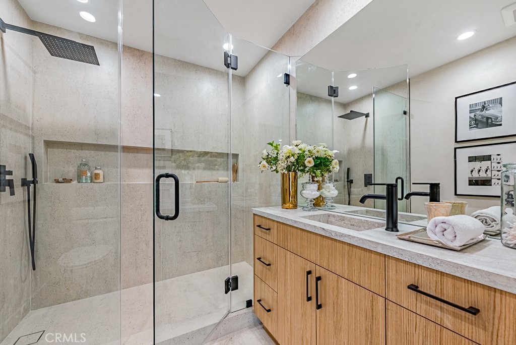 15731 Addison Street