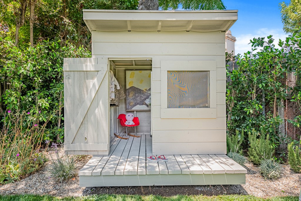 15731 Addison Street