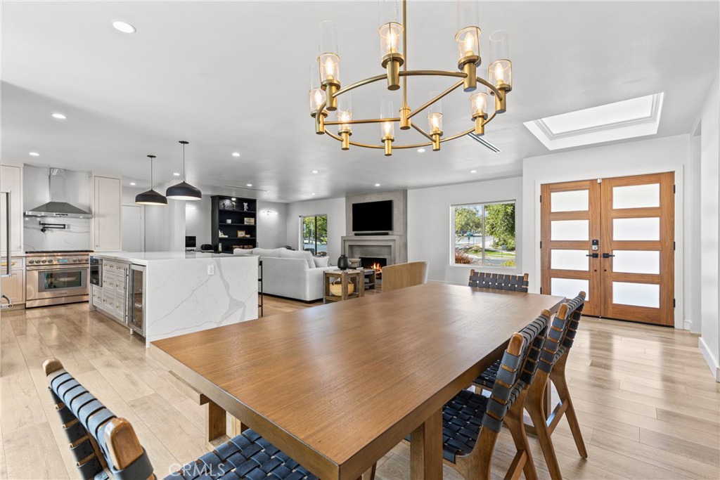 240 W Gainsborough Road