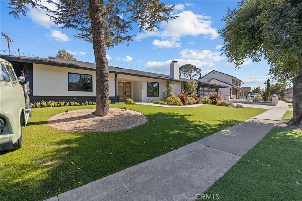 240 W Gainsborough Road