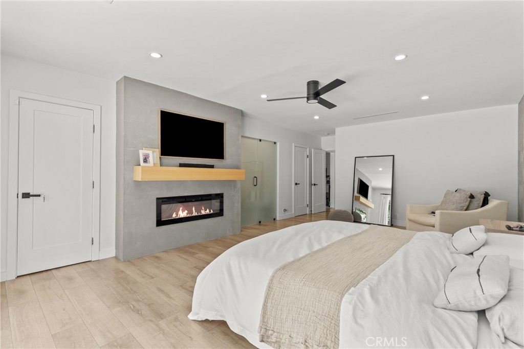 240 W Gainsborough Road
