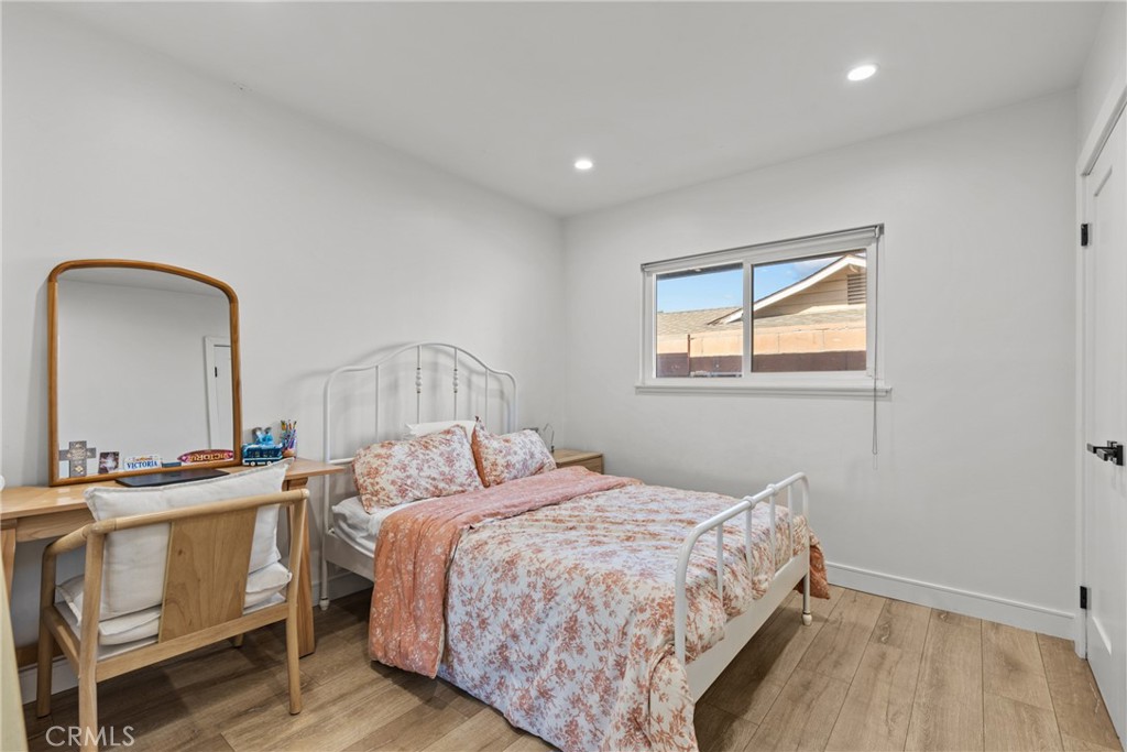 240 W Gainsborough Road