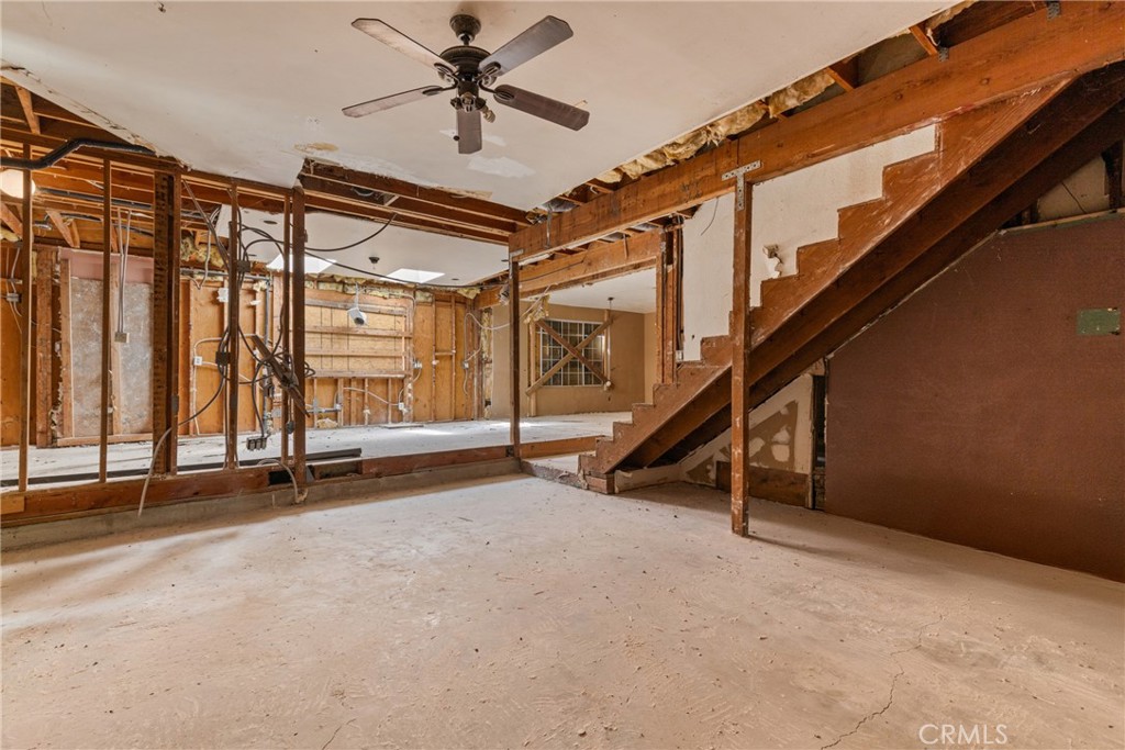 19448 Kittridge Street