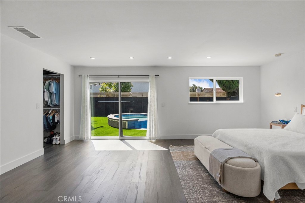 2282 Brentwood Street