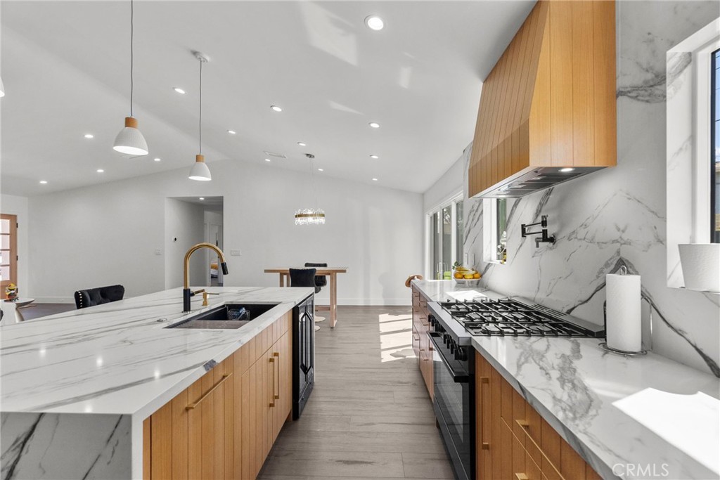 2282 Brentwood Street