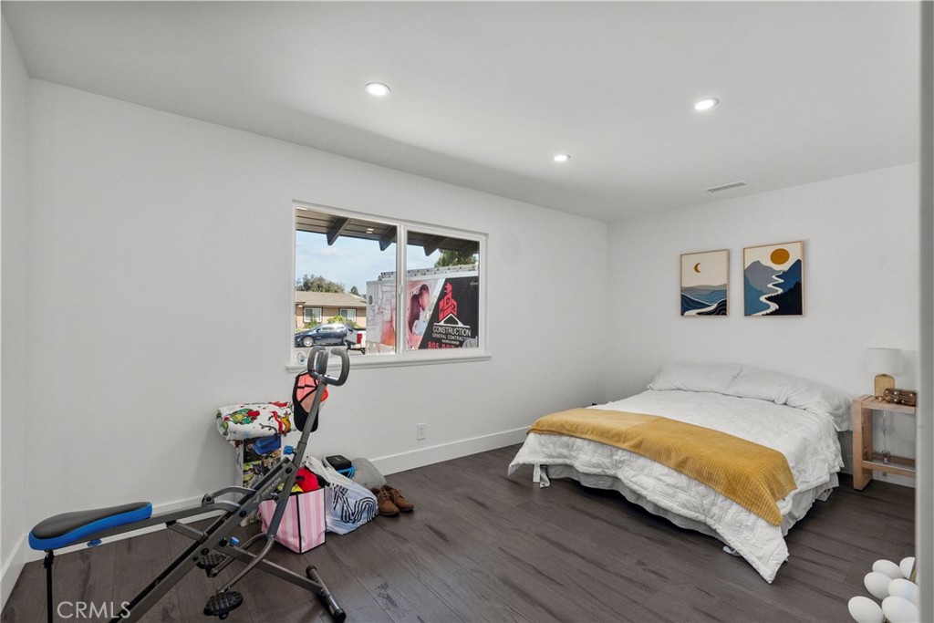 2282 Brentwood Street