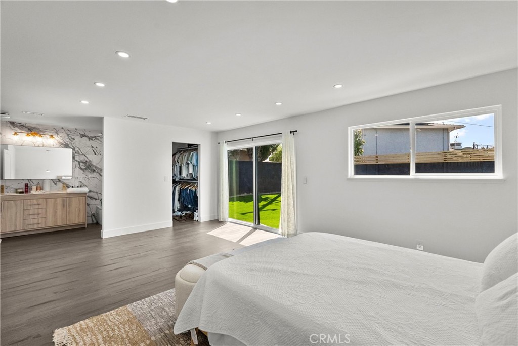 2282 Brentwood Street